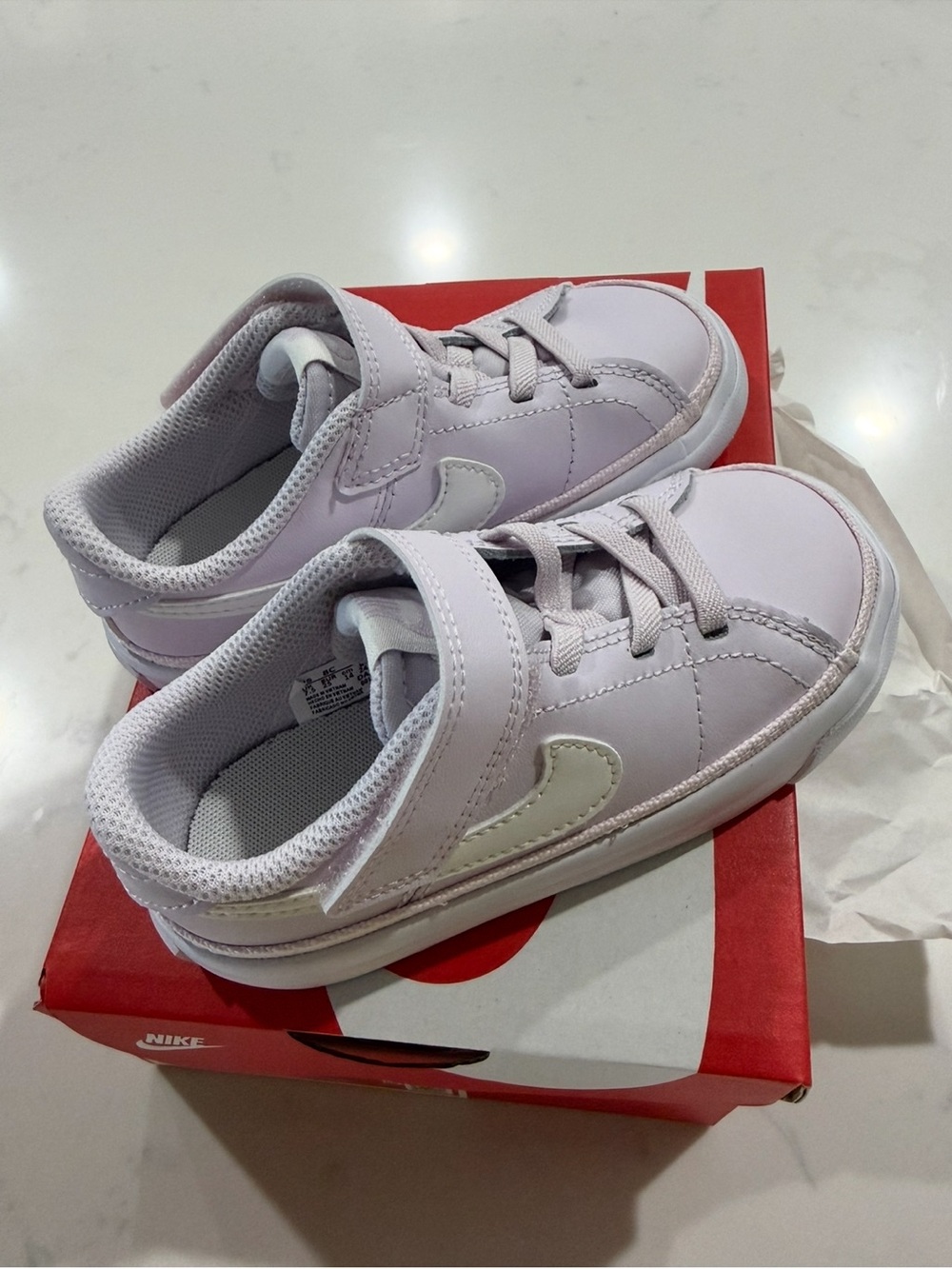 Nike toddler Velcro Sneaker